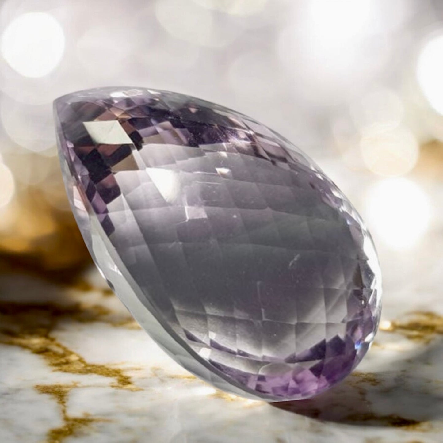 Geschliffener Amethyst mit Zertifikat