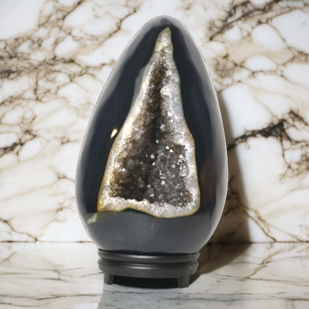 1 Einzigartiges Achat Ei mit glitzernder Druse