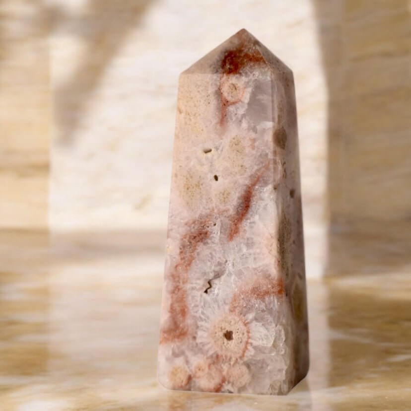 Rosa Amethyst Obelisk - funkelnde Schönheit für Zuhause