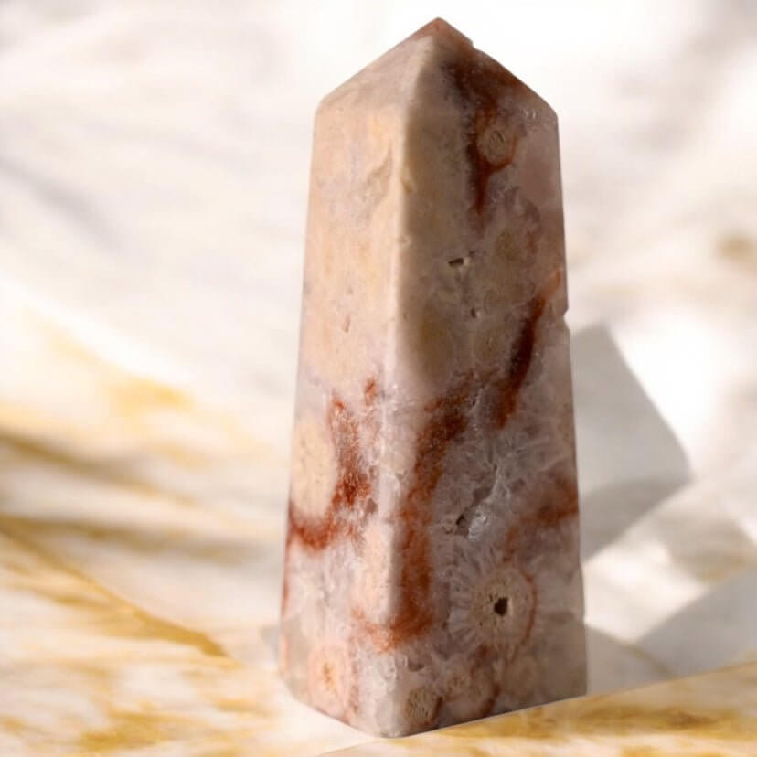 Rosa Amethyst Obelisk - funkelnde Schönheit für Zuhause