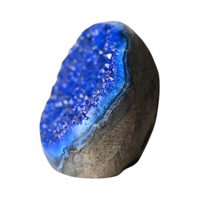 Blaue Amethystdruse – Glitzernde Schönheit als dekoratives Zentrum