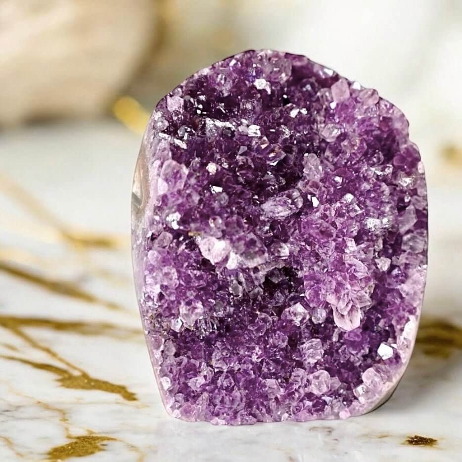 Schimmernde Amethystdruse – Energiequelle für dein Zuhause