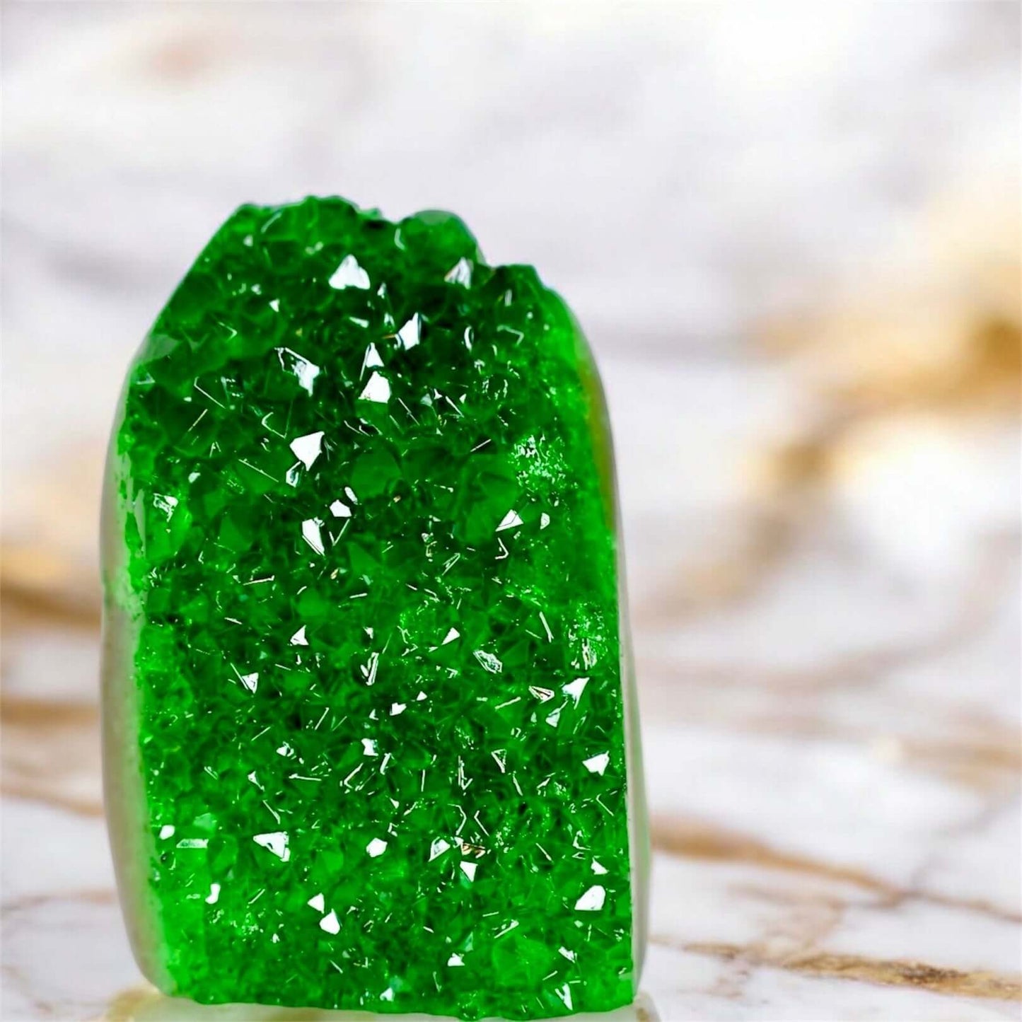Funkelnde grüne Amethystdruse – Strahlendes Wohnhighlight