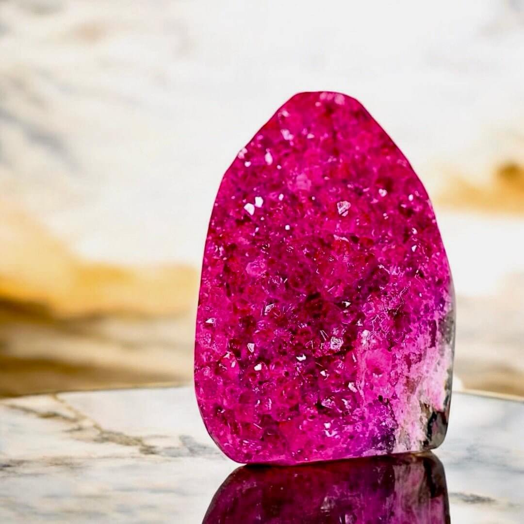 Pinke Amethystdruse – Glitzerndes Highlight für Wohnräume & Atmosphäre