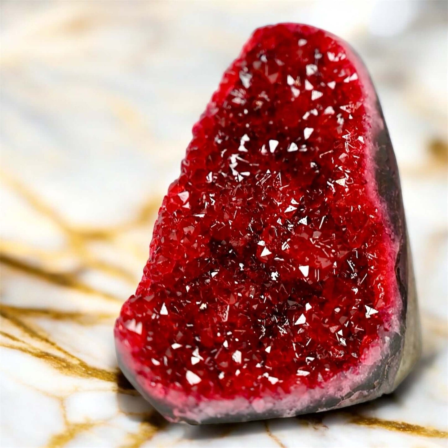 Funkelnde rote Amethystdruse – Strahlendes Wohnhighlight
