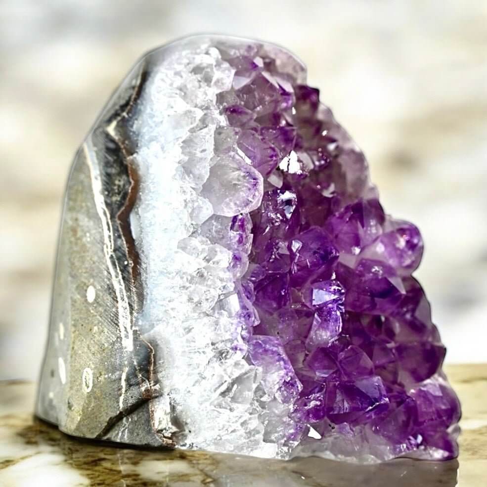 Magische Amethystdruse – Spirituelle Begleiterin