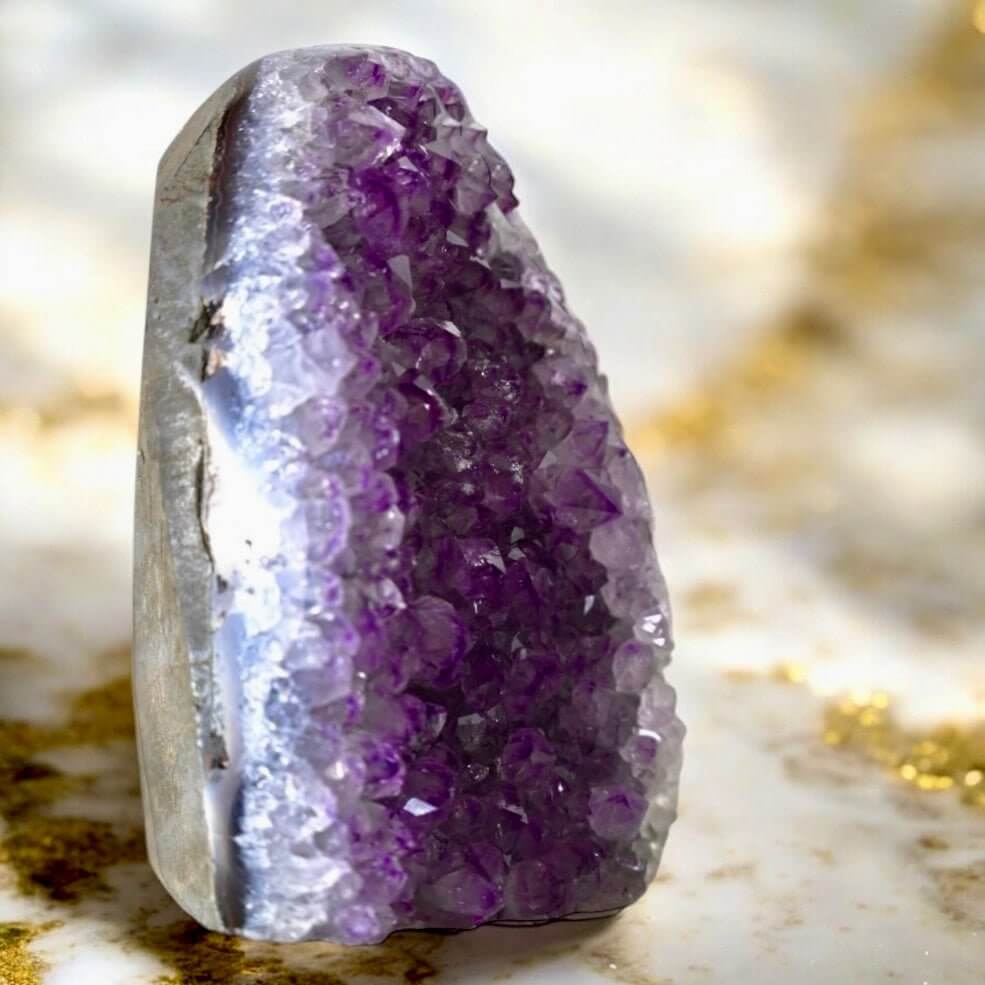 Amethystdruse mit sanftem Glanz – Harmonie & Ruhe