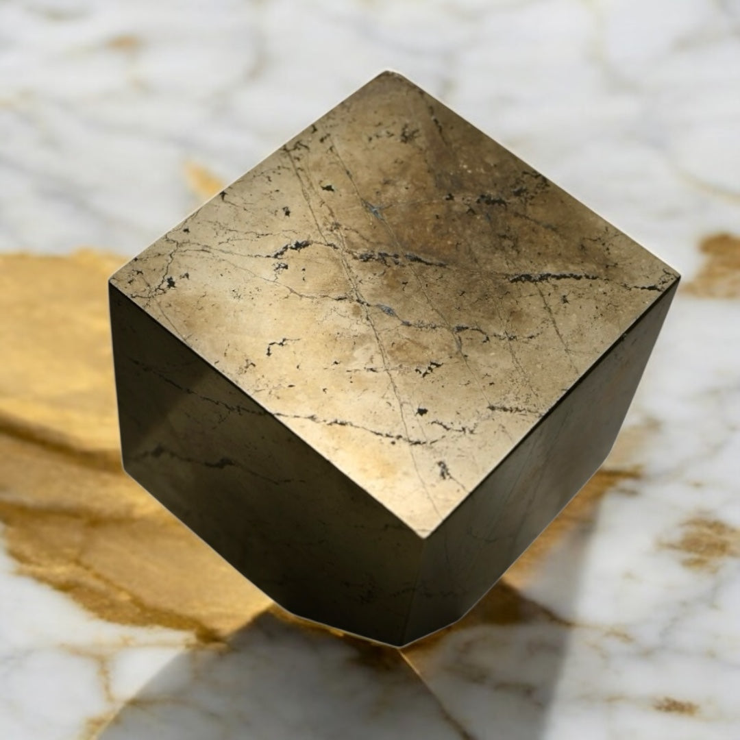Großer Pyrit Würfel