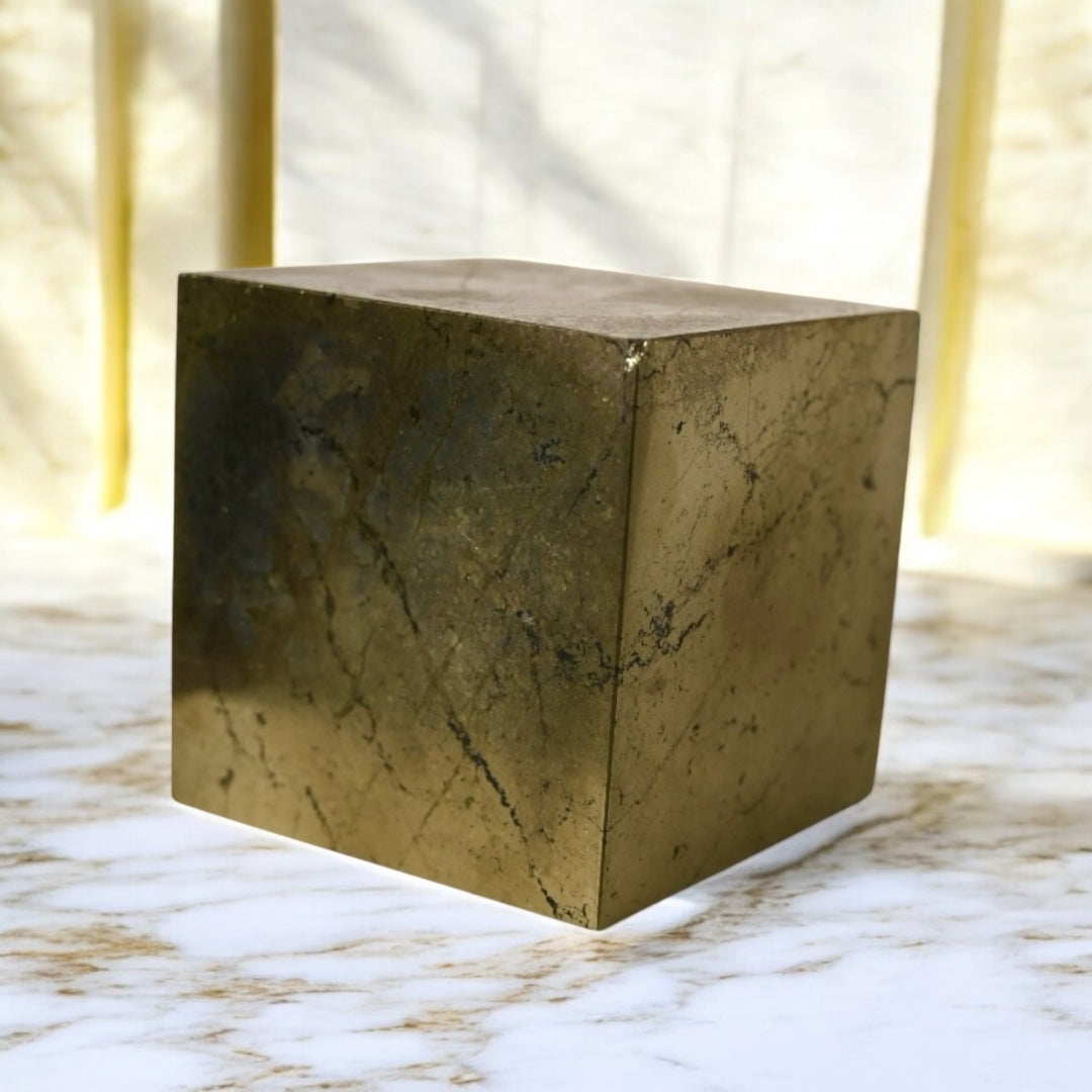 Großer Pyrit Würfel