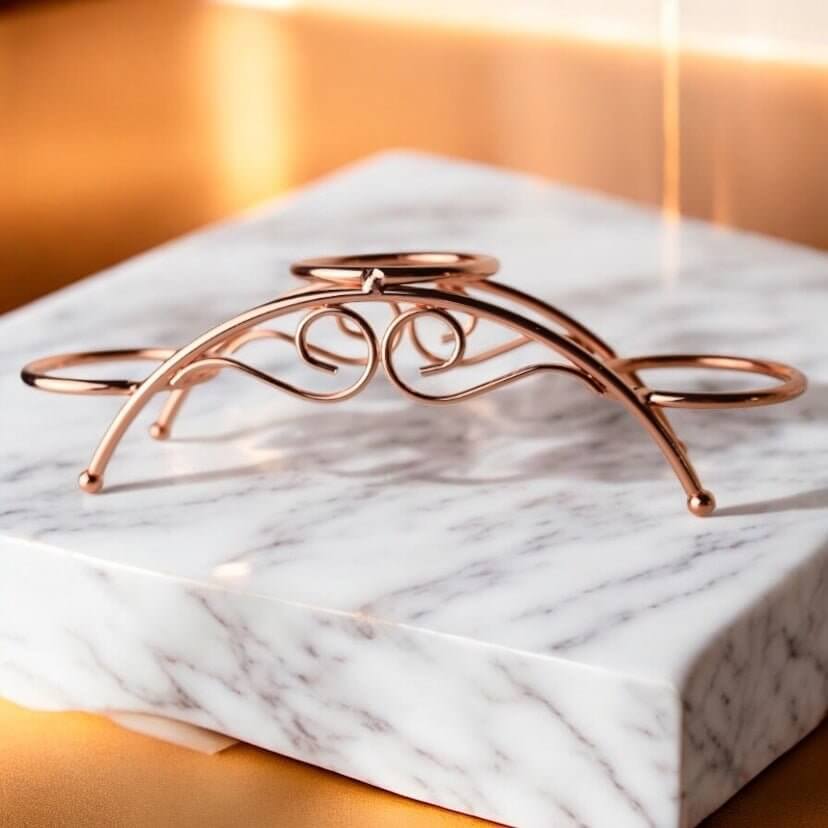 Eleganter Kugelhalter in Roségold – für 3 Edelstein- oder Kristallkugeln