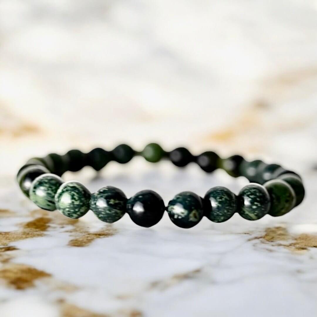 Kugelarmband aus Kambaba – Charmantes Naturjuwel für Entspannung und Ausgeglichenheit