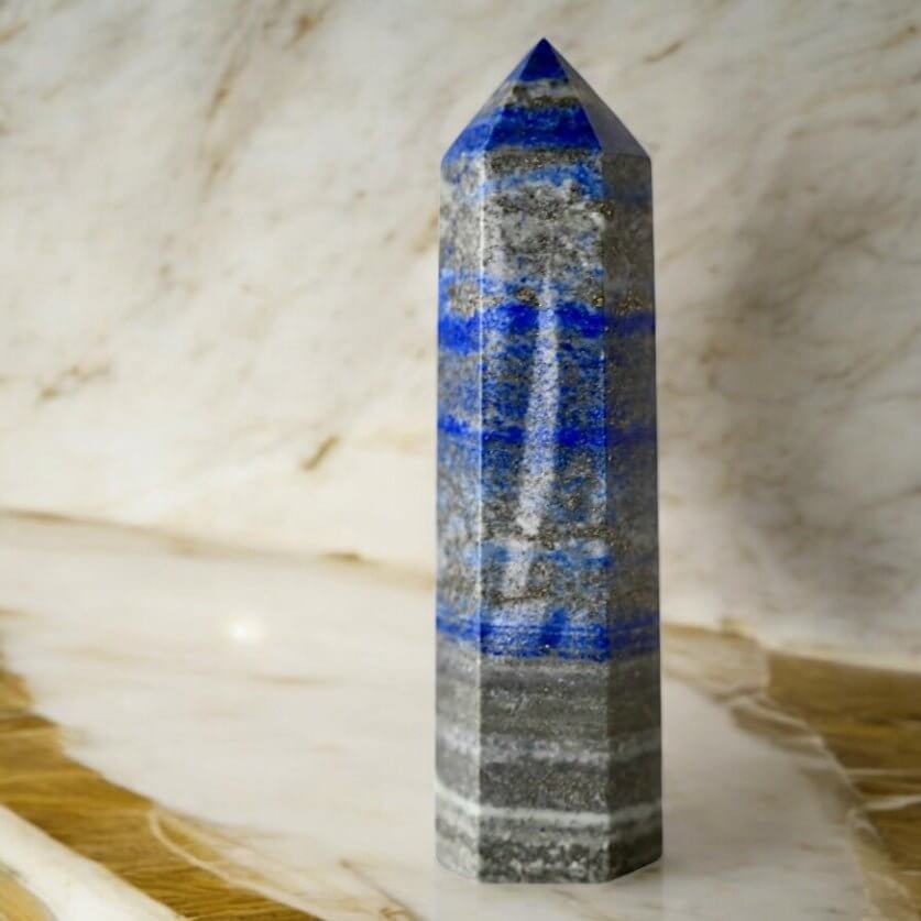 Lapislazuli Obelisk – tiefblauer Kristall für Klarheit und Fokus