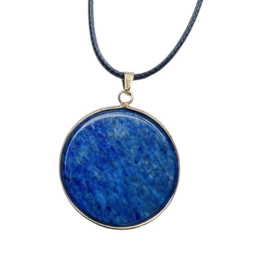 Schwarze Kette mit Lapislazuli-Scheibe – stilvolles Highlight für Ausgleich