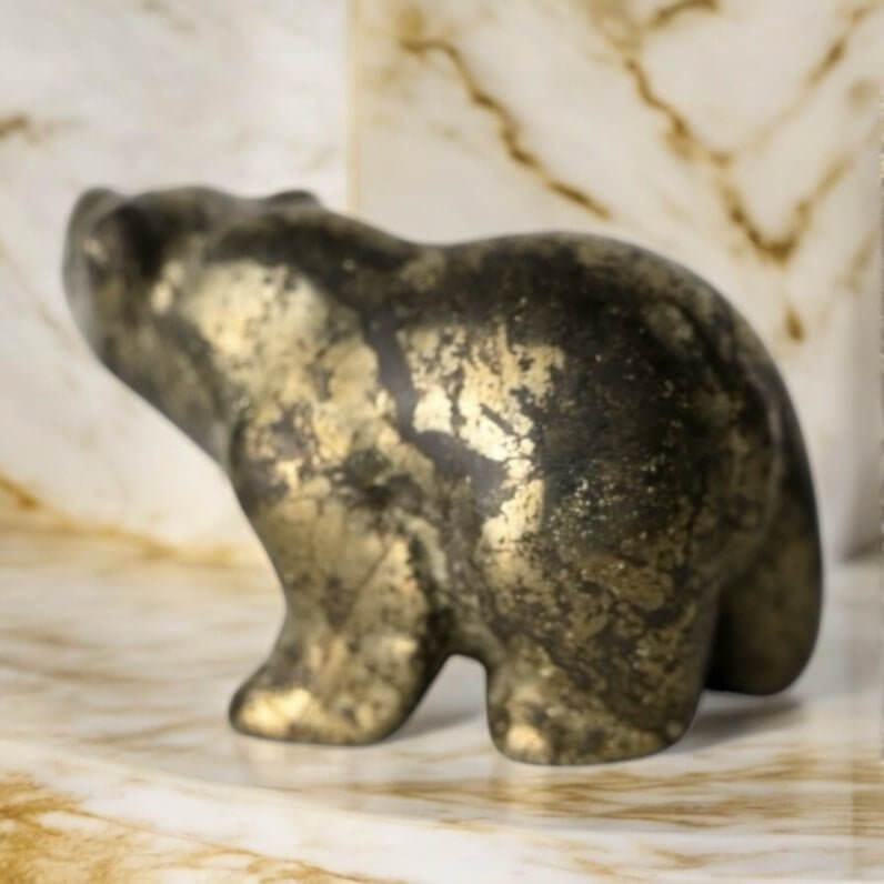 Pyrit-Bär – Kraftvolles Naturjuwel mit metallischem Glanz