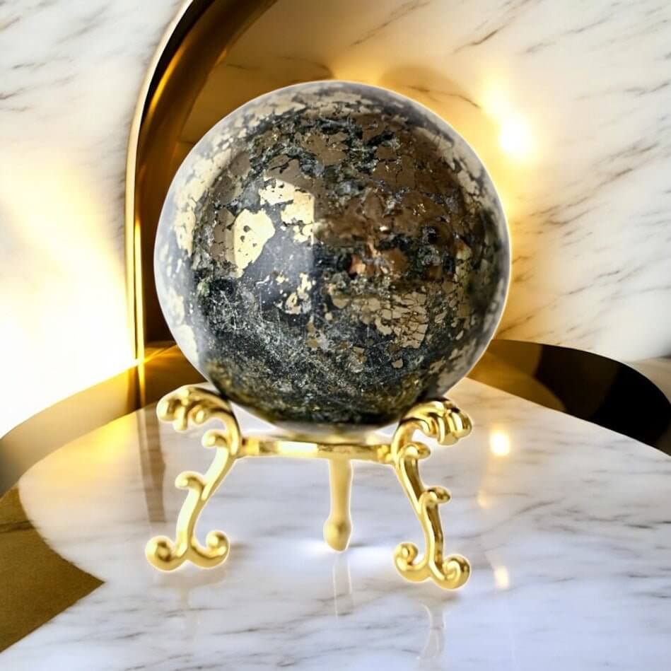 Pyrit Kugel – energetisches Schmuckstück für Harmonie und Power