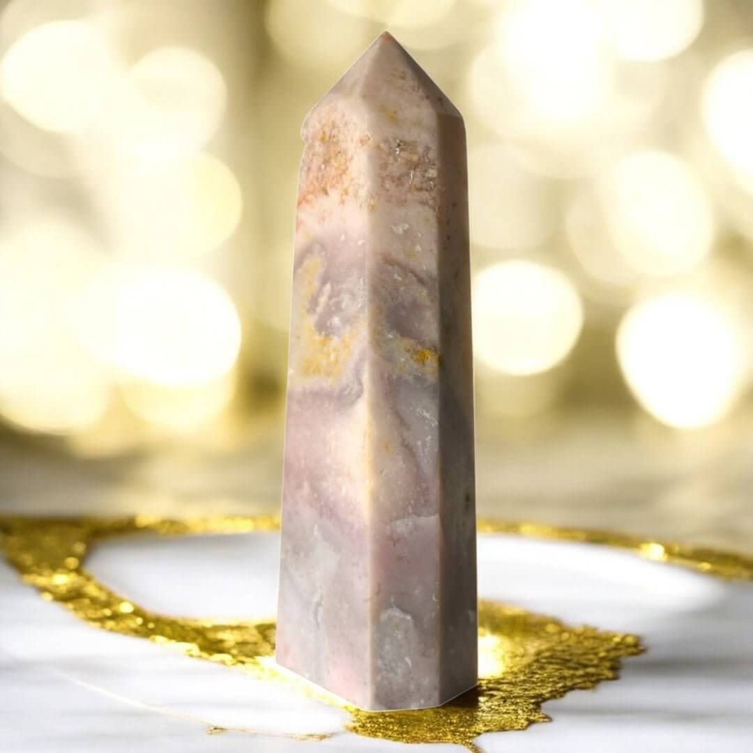 Rosa Amethyst Obelisk - Kraftvolles Highlight in sanften Tönen
