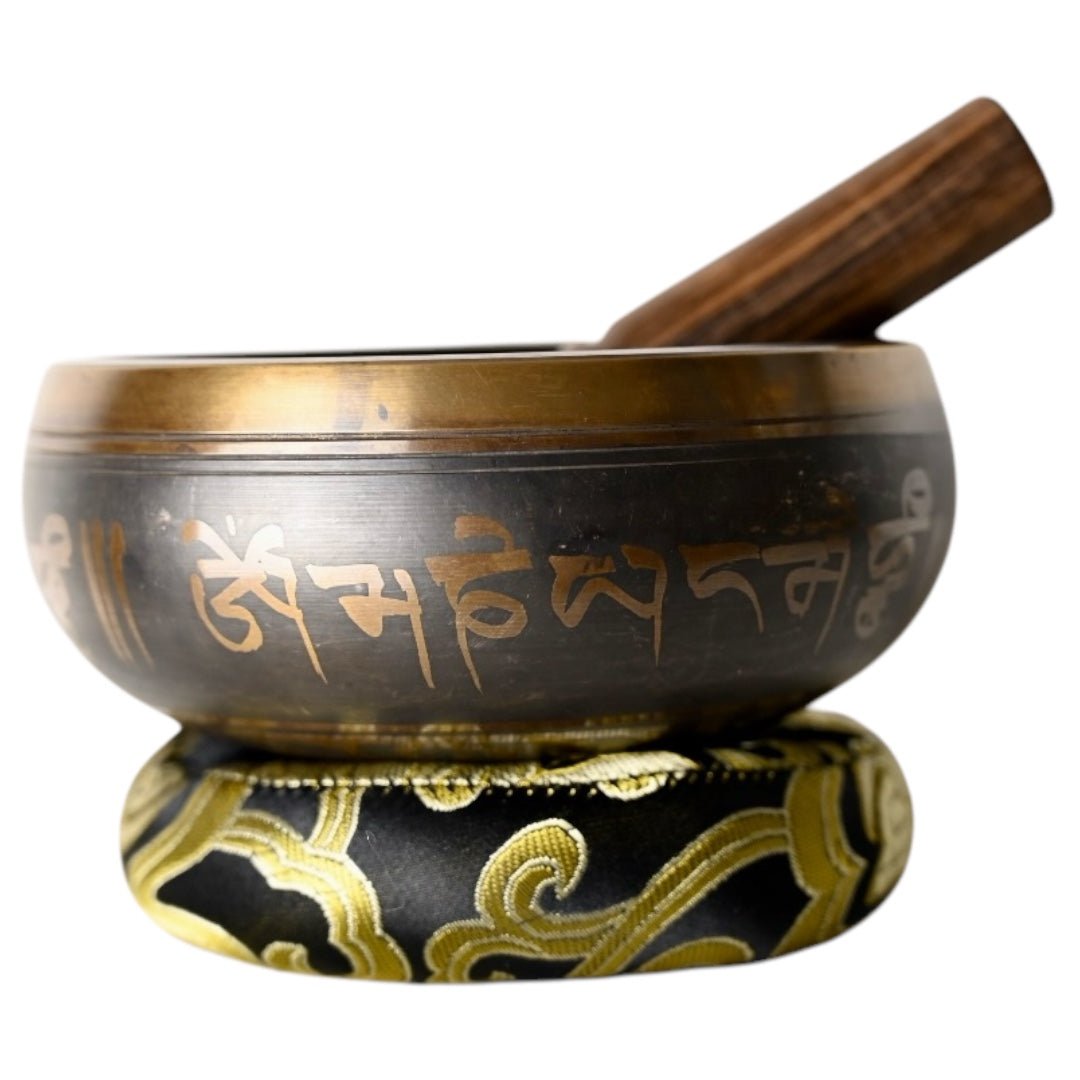 Braune Klangschale mit schwarzem Kissen - CrystalScents