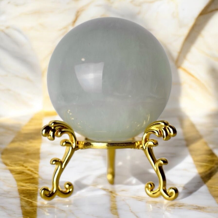 Eisblaue Fluorit Kugel - CrystalScents