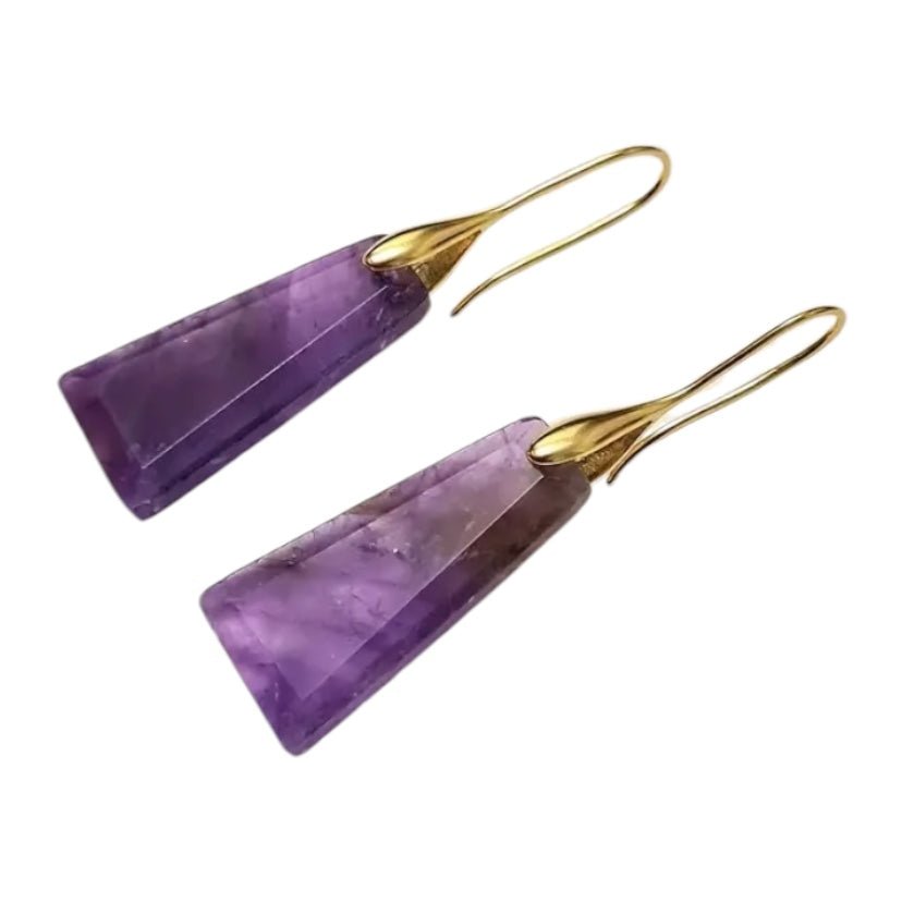 Elegante goldene Ohrringe mit geschliffenem Amethyst - CrystalScents