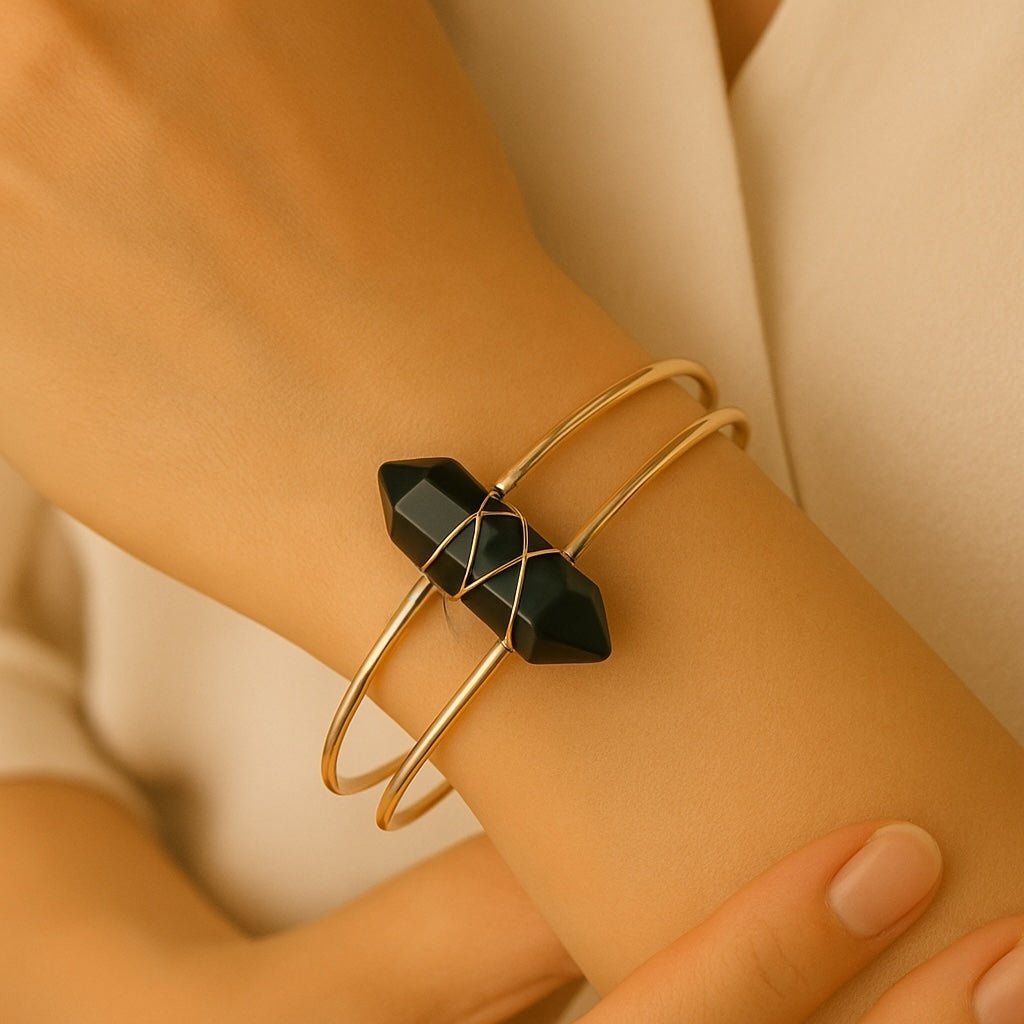 Eleganter goldener Armreif mit Obsidian - Doppelender - CrystalScents