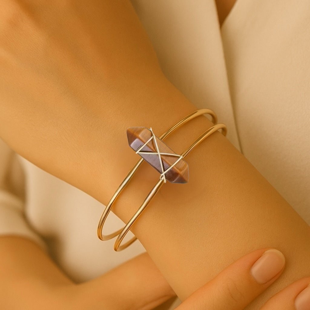 Eleganter goldener Armreif mit Tigeraugen - Doppelender - CrystalScents