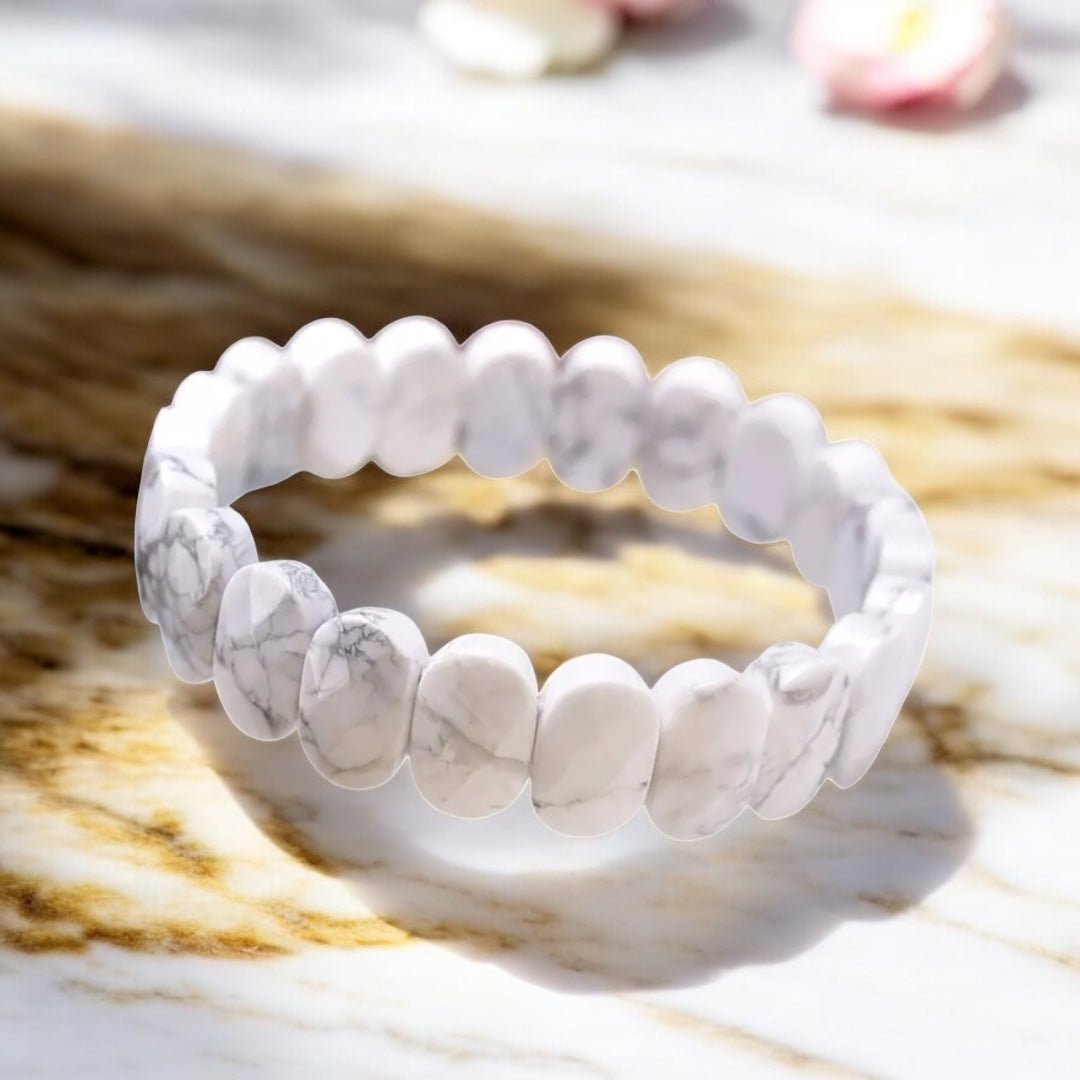 Facettiertes Howlit Armband - CrystalScents