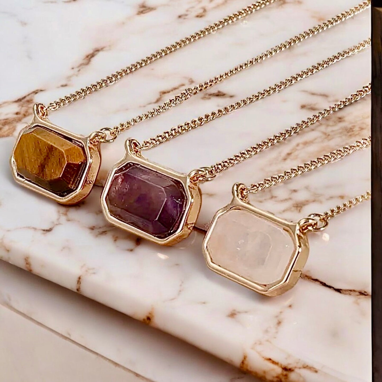 Goldene Halskette mit Edelstein Amethyst - CrystalScents