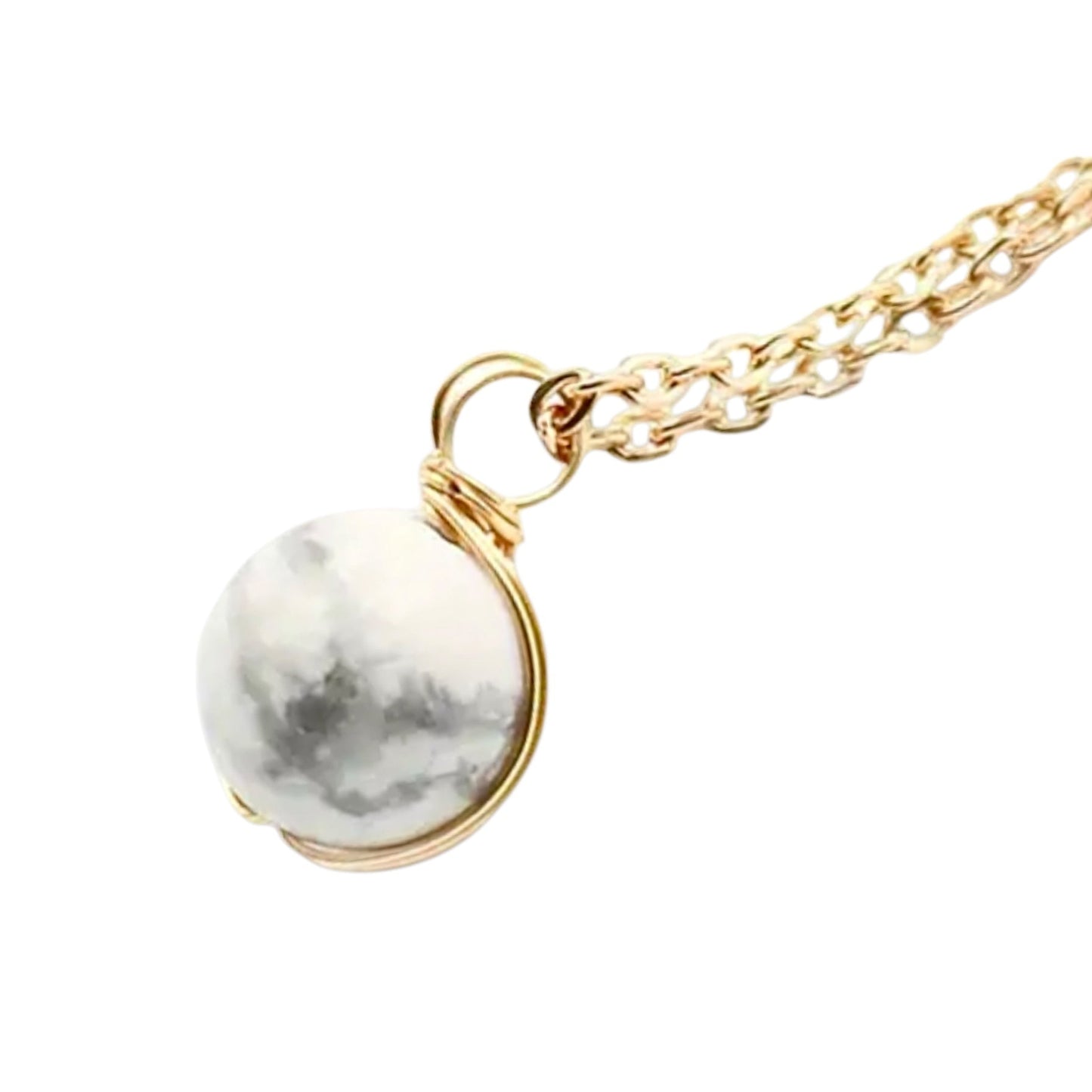 Goldene Halskette mit Edelsteinkugel - Anhänger; Howlit - CrystalScents