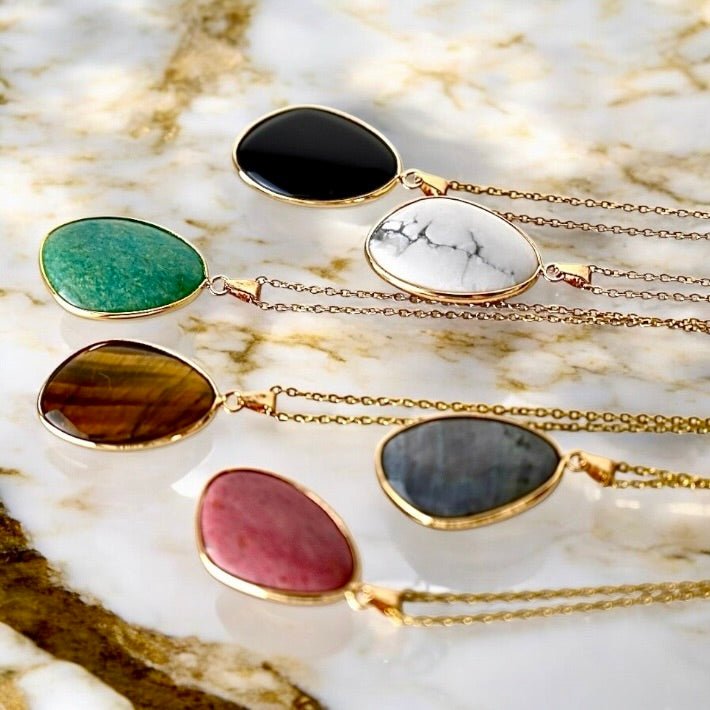 Goldene Kette mit Labradorit - Anhänger - CrystalScents