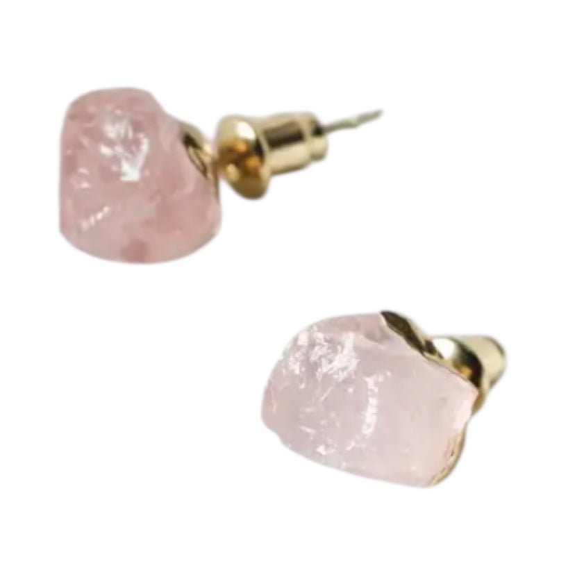 Goldene Ohrstecker mit Rosenquarz Rohstein - CrystalScents