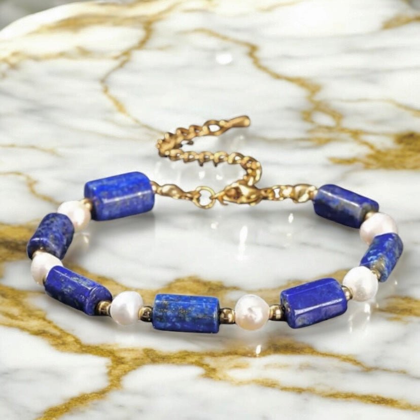Goldenes Armband mit Perlen und Lapislazuli - CrystalScents