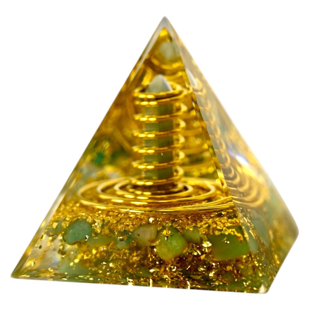 Große Orgonit Pyramide mit Kupferspiralen - CrystalScents