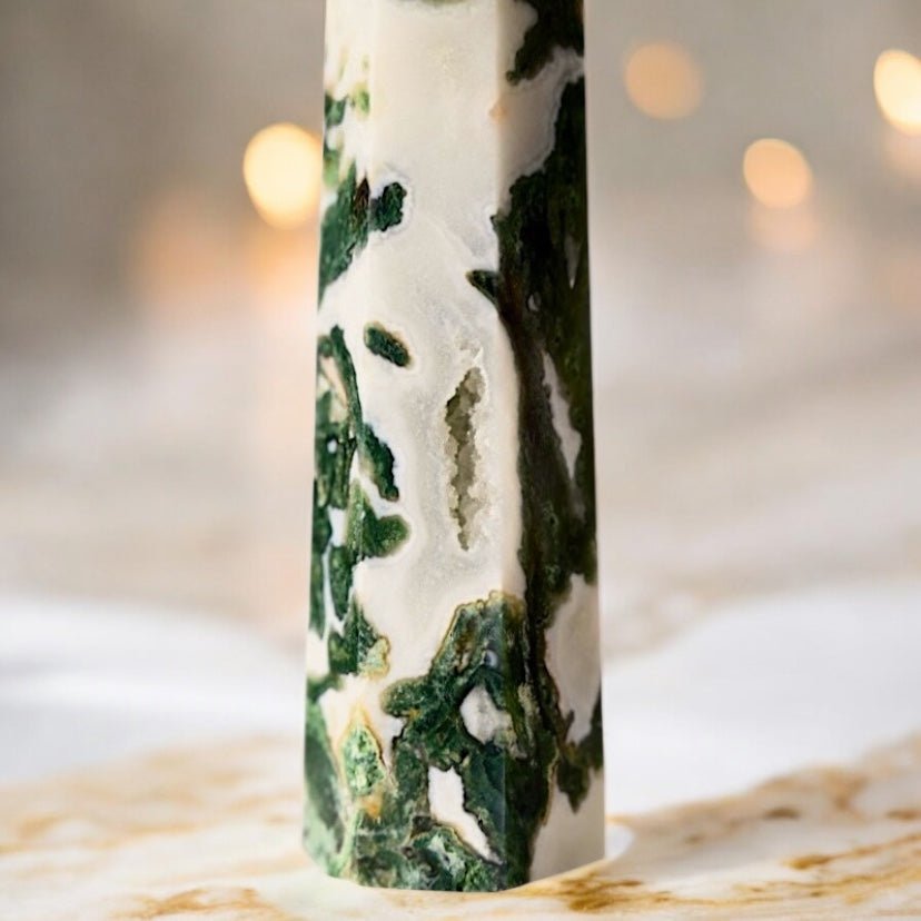 Großer druzy Moosachat Obelisk - CrystalScents