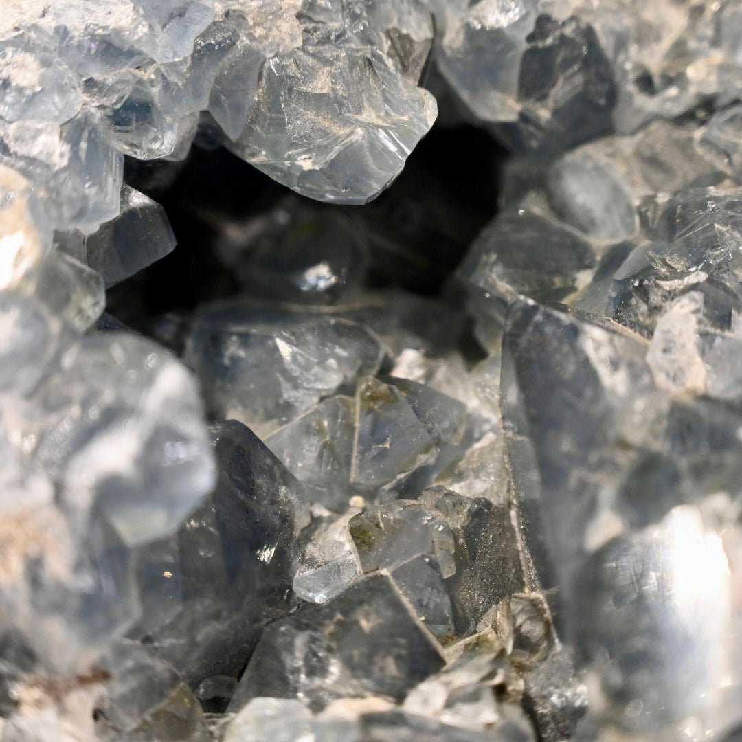 Himmelblauer Celestit - Kristallcluster Herz - CrystalScents