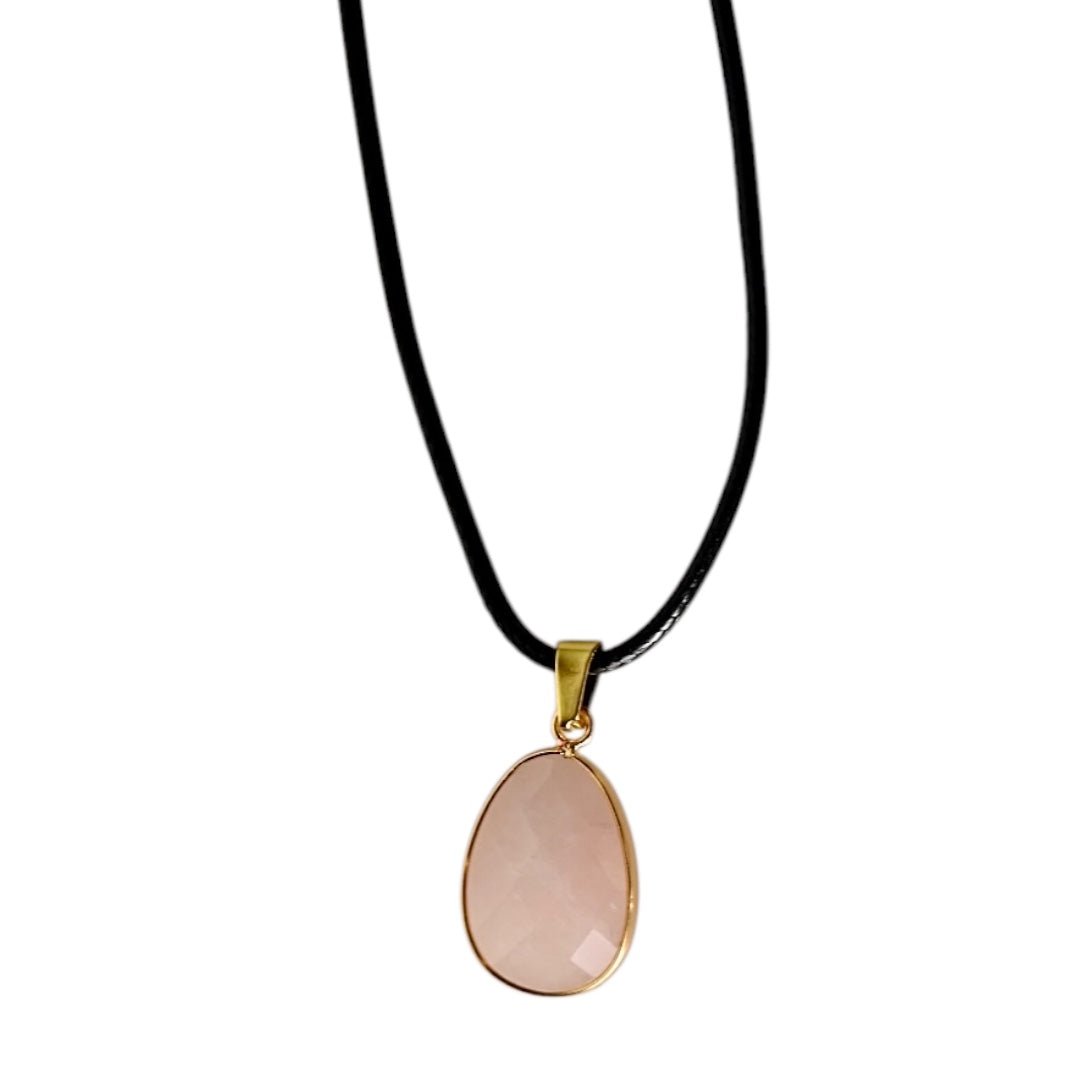 Kette mit facettiertem Rosenquarz - Anhänger - CrystalScents