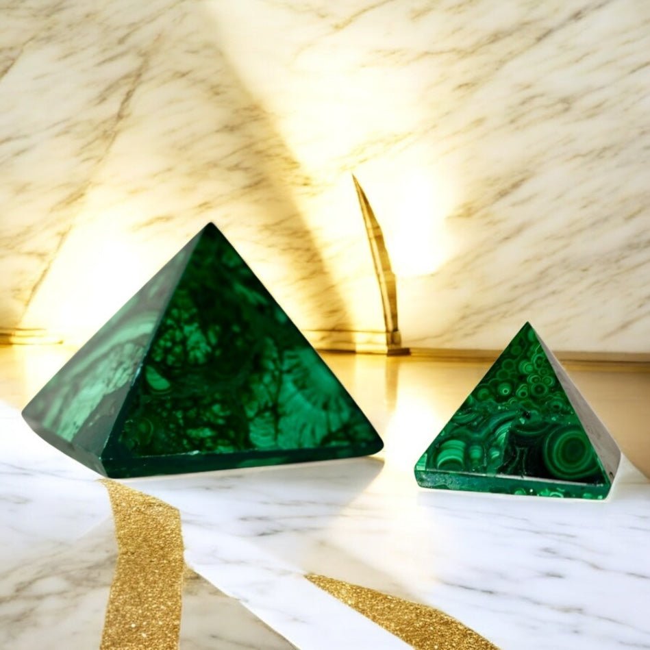 Malachit Pyramide - CrystalScents