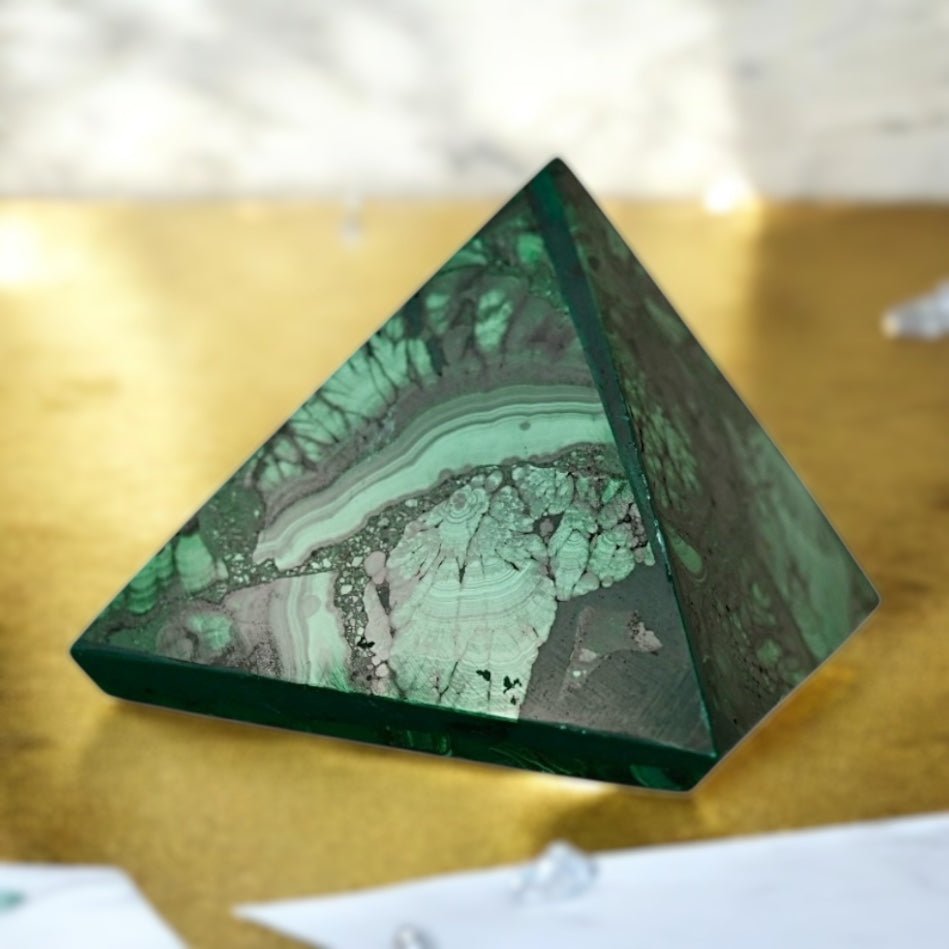 Malachit Pyramide - CrystalScents