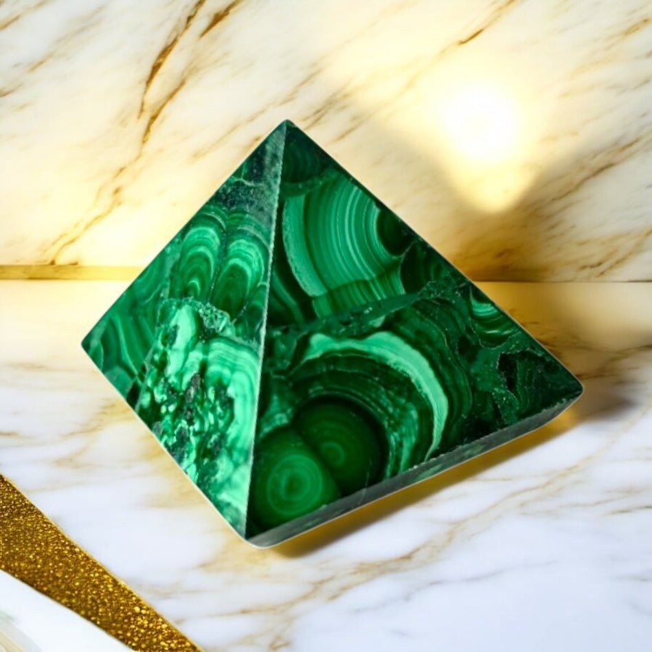 Malachit Pyramide - CrystalScents