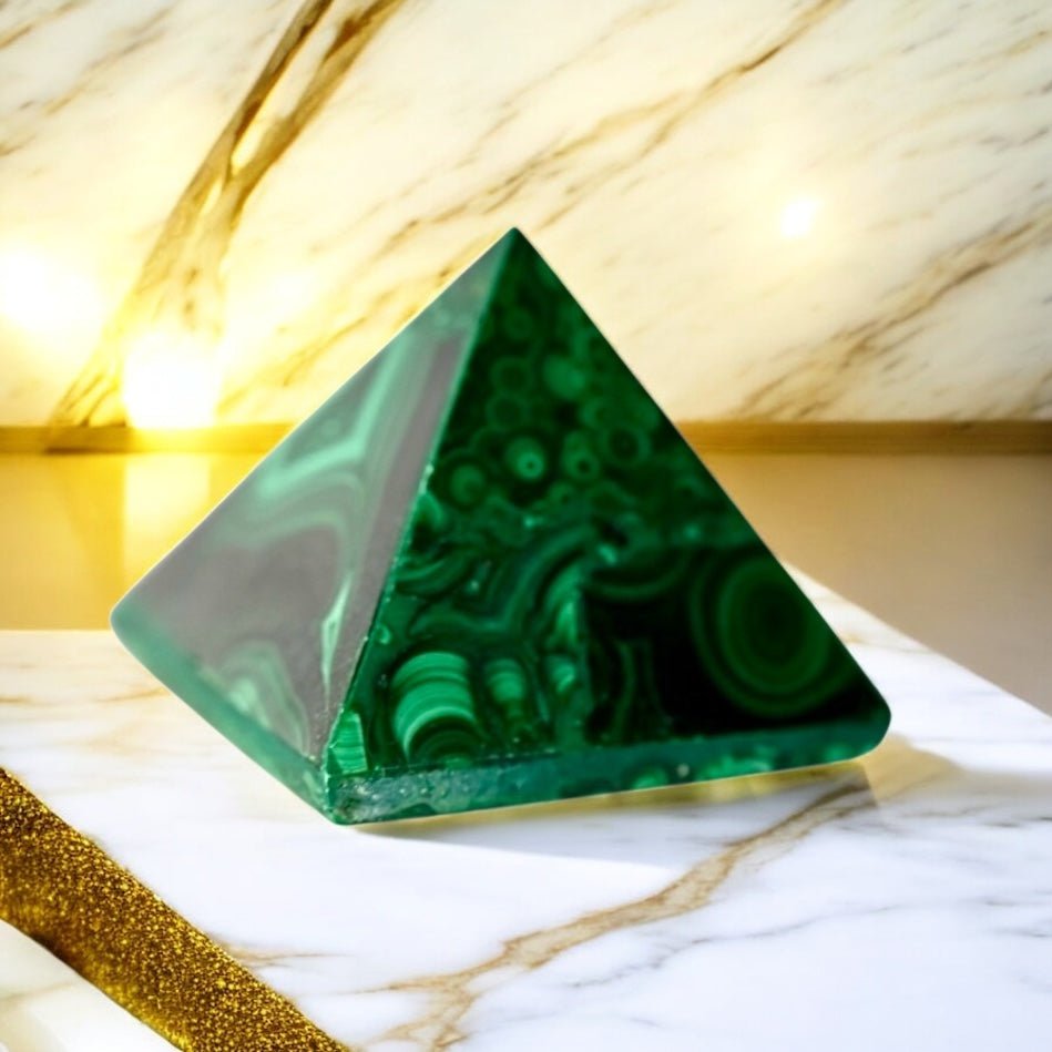 Malachit Pyramide - CrystalScents