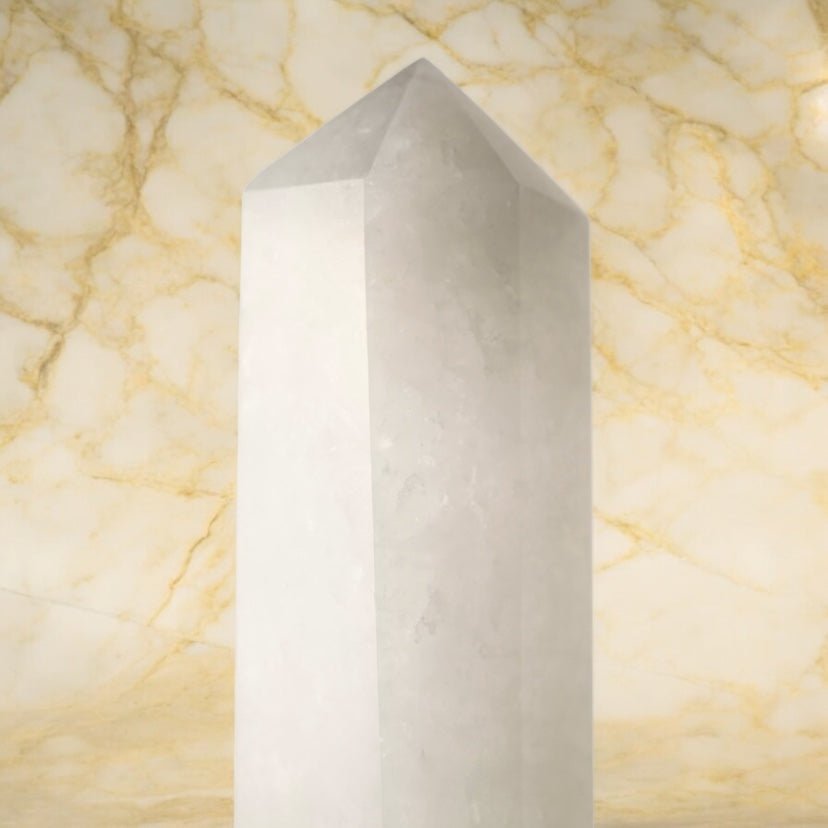 Riesiger Bergkristall Obelisk - CrystalScents