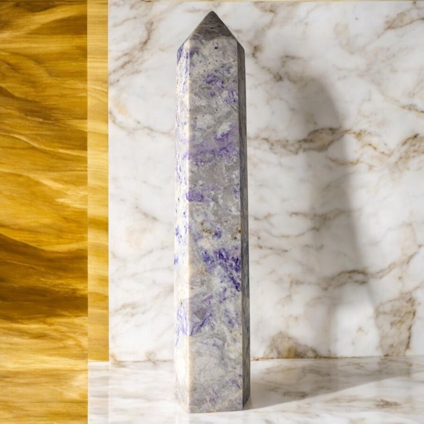 Riesiger Charoit Obelisk - CrystalScents