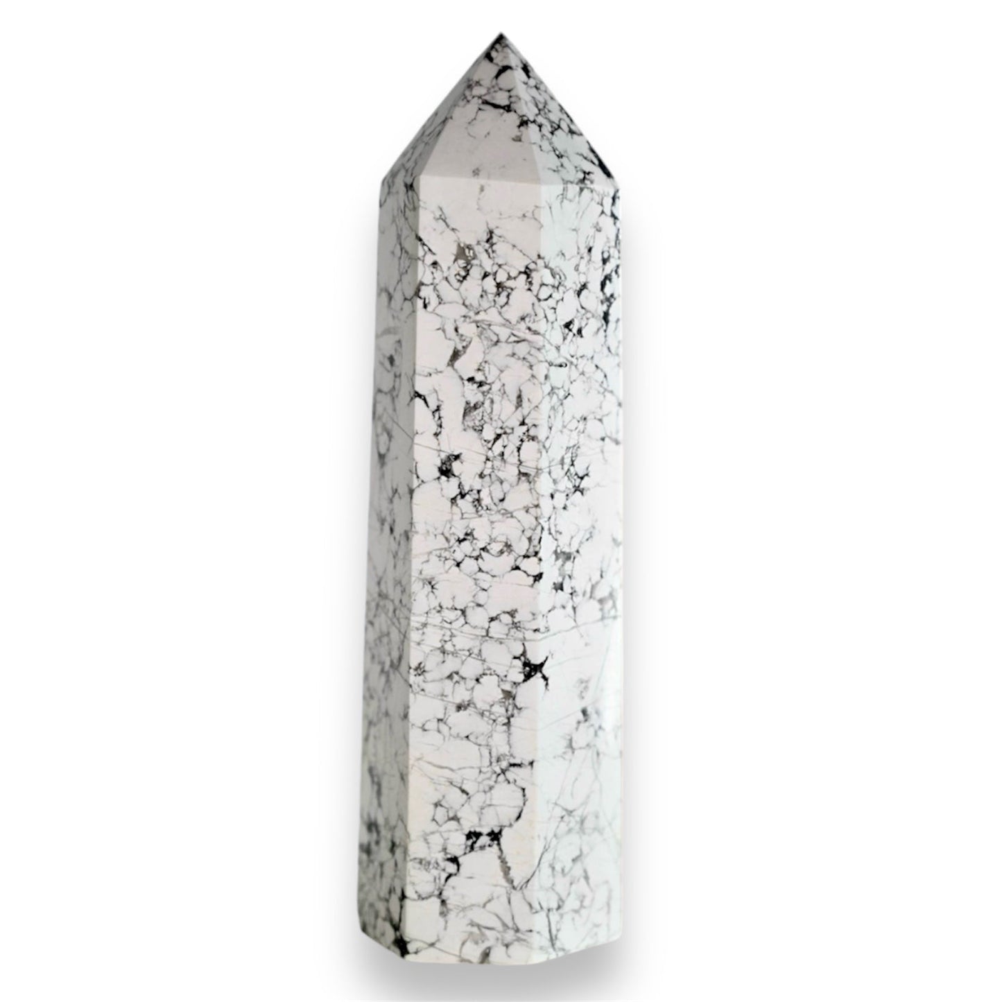 Großer Howlit-Obelisk – eleganter Stein für Ruhe, Zentrierung und emotionale Balance