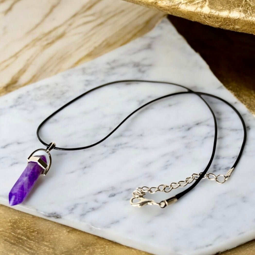 Schwarze Halskette mit Amethyst Doppelender - CrystalScents