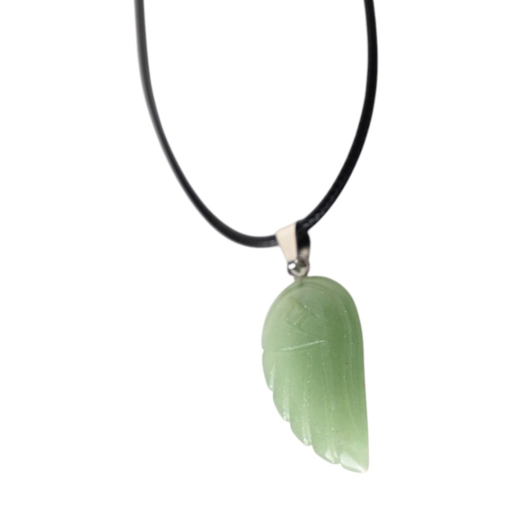 Schwarze Halskette mit Aventurin Flügel - CrystalScents