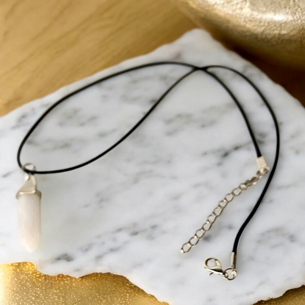 Schwarze Halskette mit Bergkristall Doppelender - CrystalScents