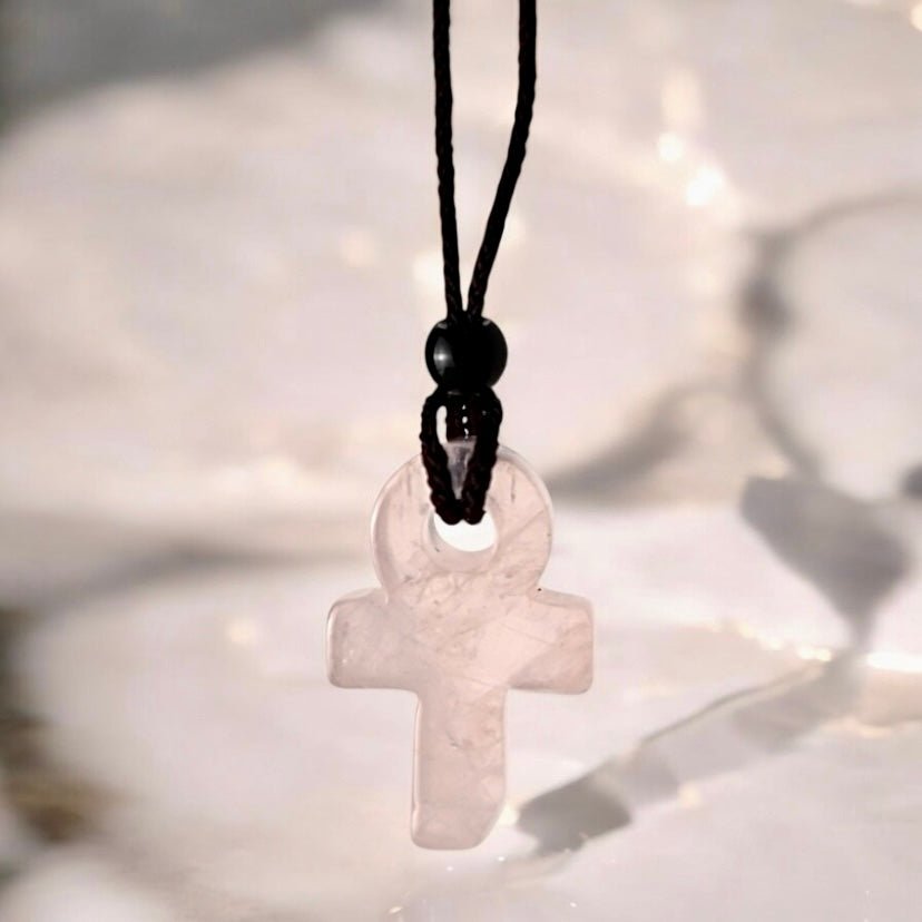 Schwarze Halskette mit Rosenquarz Anch - CrystalScents