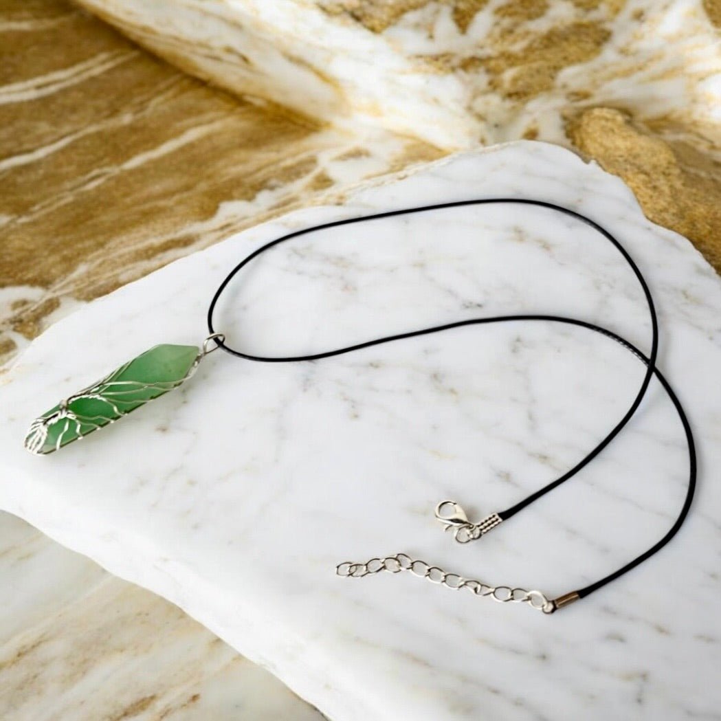 Schwarze Halskette mit silberverziertem Aventurin Doppelender - CrystalScents
