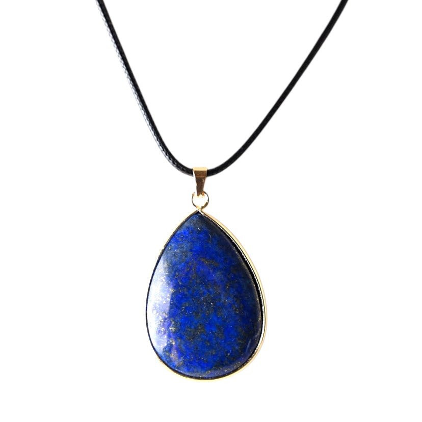 Schwarze Kette mit großem tropfenförmigen Lapislazuli - Anhänger - CrystalScents