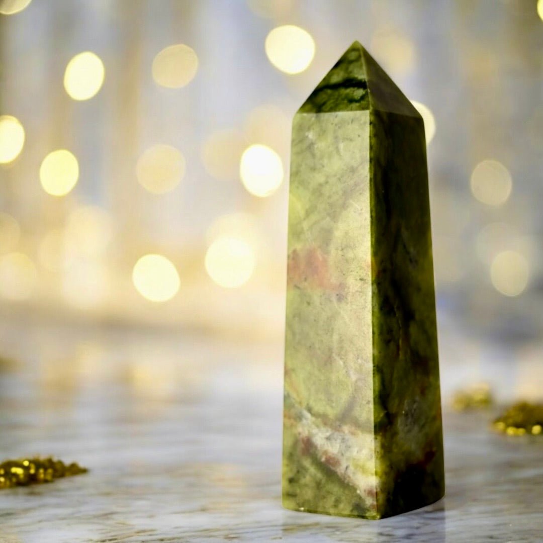 Serpentin Jade Obelisk - CrystalScents