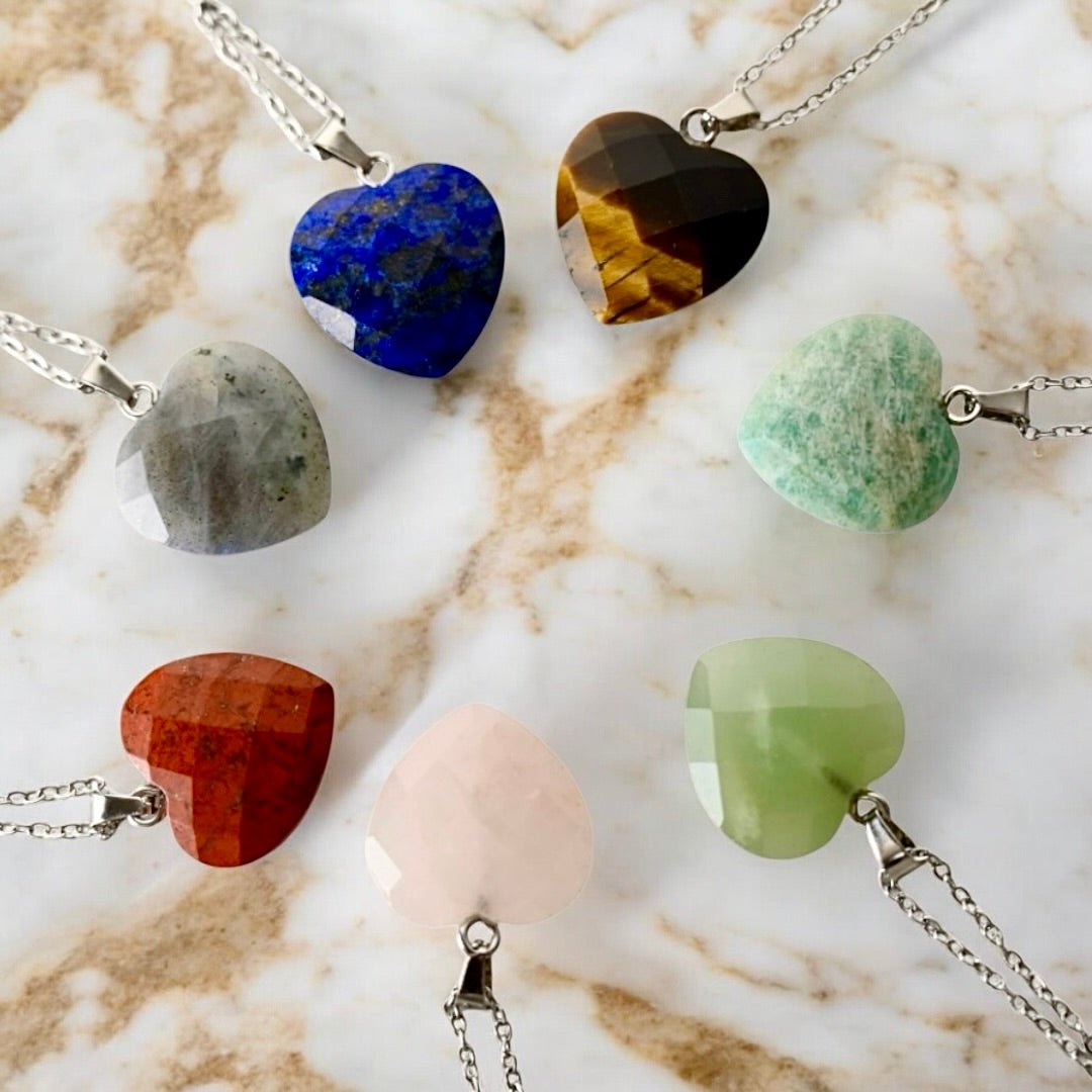 Silberne Halskette mit facettiertem Edelsteinherz - Anhänger; Labradorit - CrystalScents